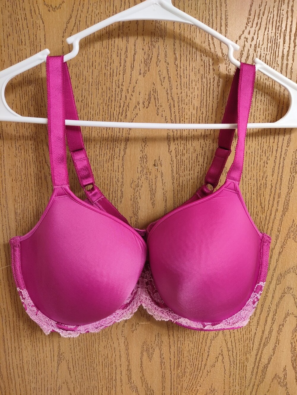Wacoal Hot Pink Lace-Trim Molded Bra